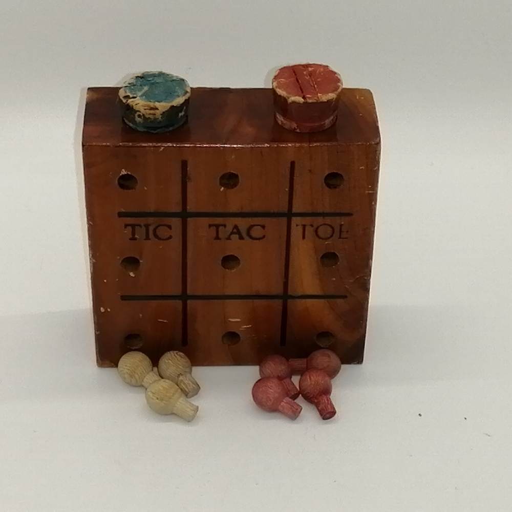 VTG. Travel Tic Tac Toe Game in Wood - Picture 10 of 14